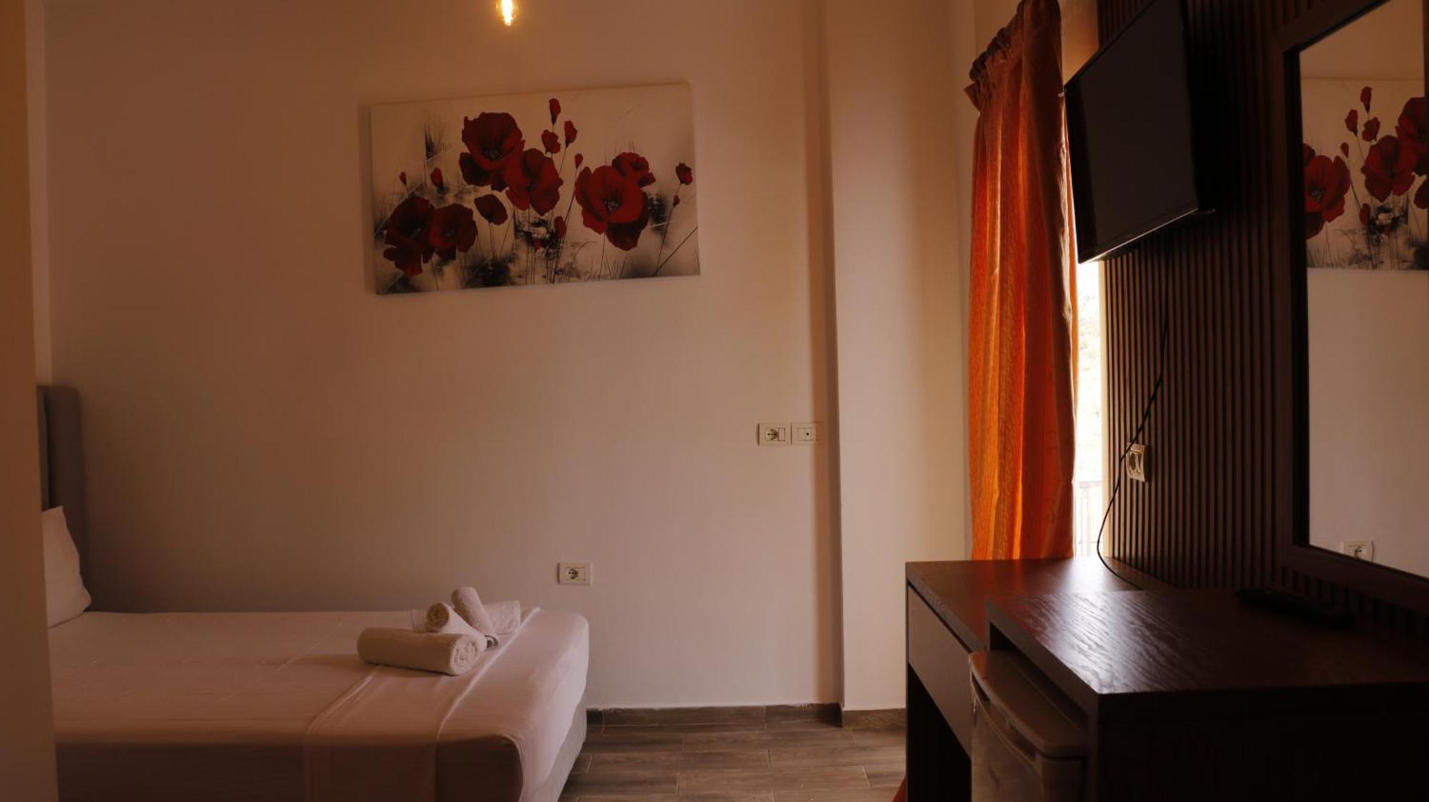 Velco Bb Himara Bed & Breakfast Екстериор снимка