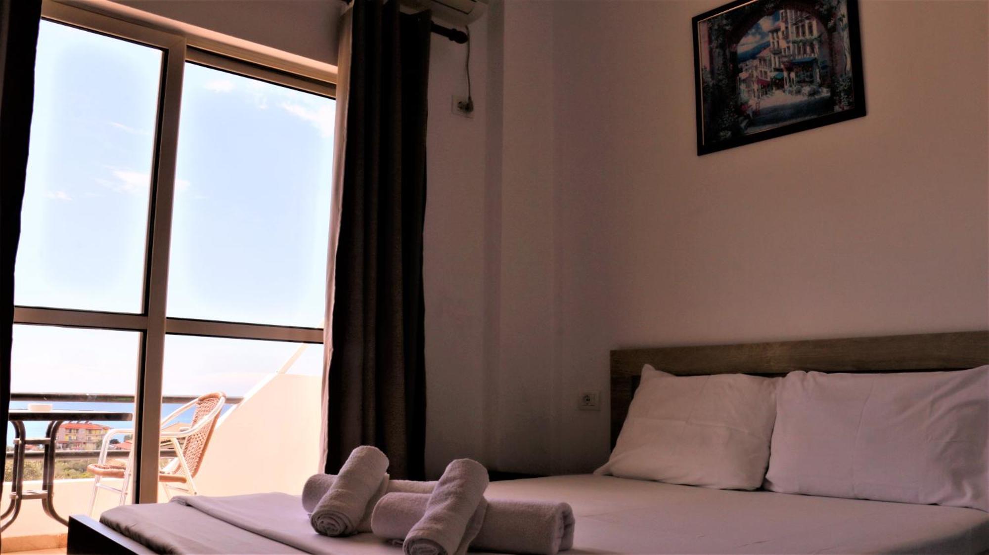 Velco Bb Himara Bed & Breakfast Екстериор снимка