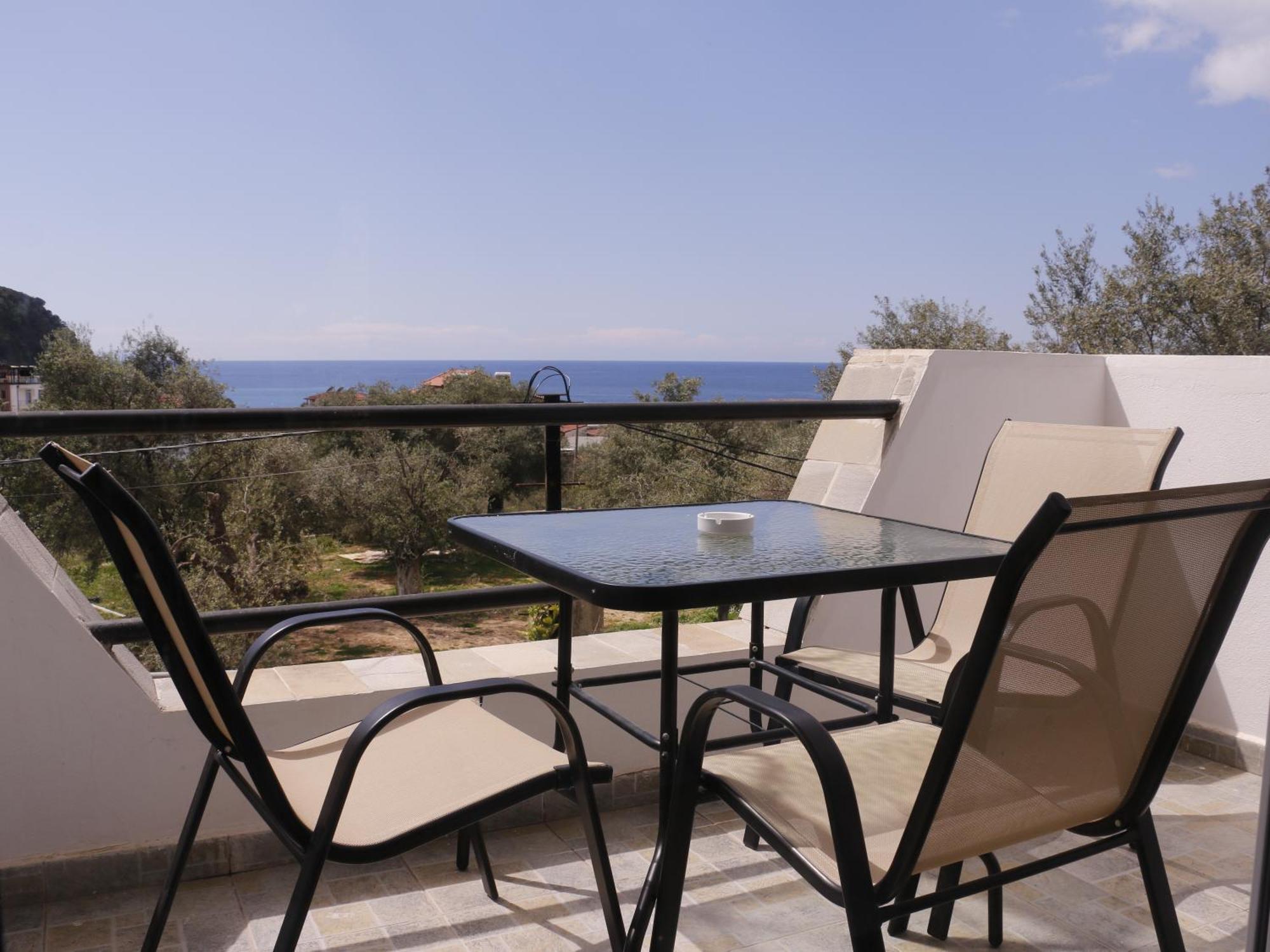 Velco Bb Himara Bed & Breakfast Екстериор снимка