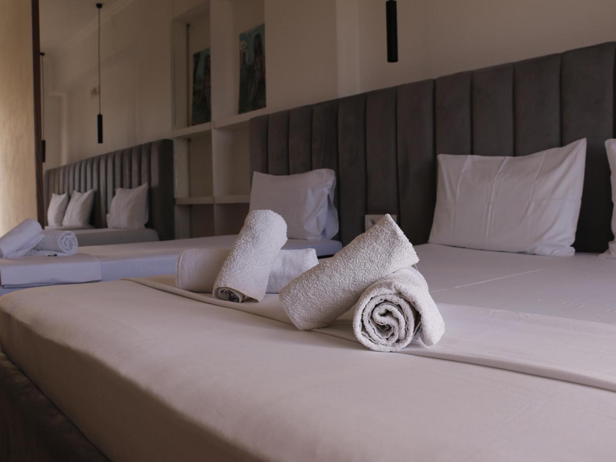 Velco Bb Himara Bed & Breakfast Екстериор снимка