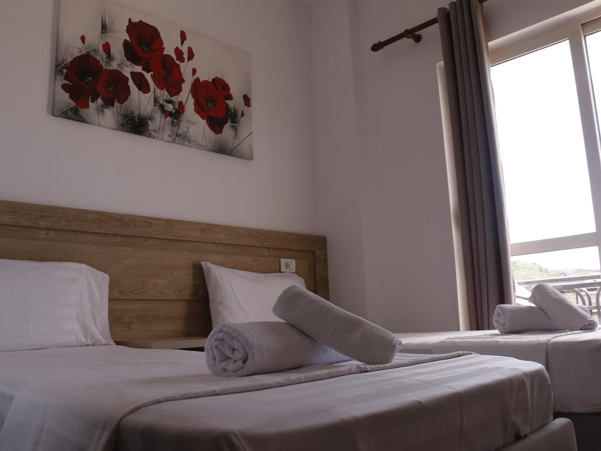 Velco Bb Himara Bed & Breakfast Екстериор снимка